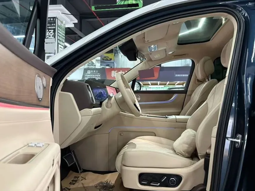 2025 AITO AITO M9 REEV 160HP REEV 52KWH,autocango,china used car exporter,china ev exporter,chinese used car exporter,chinese used ev exporter