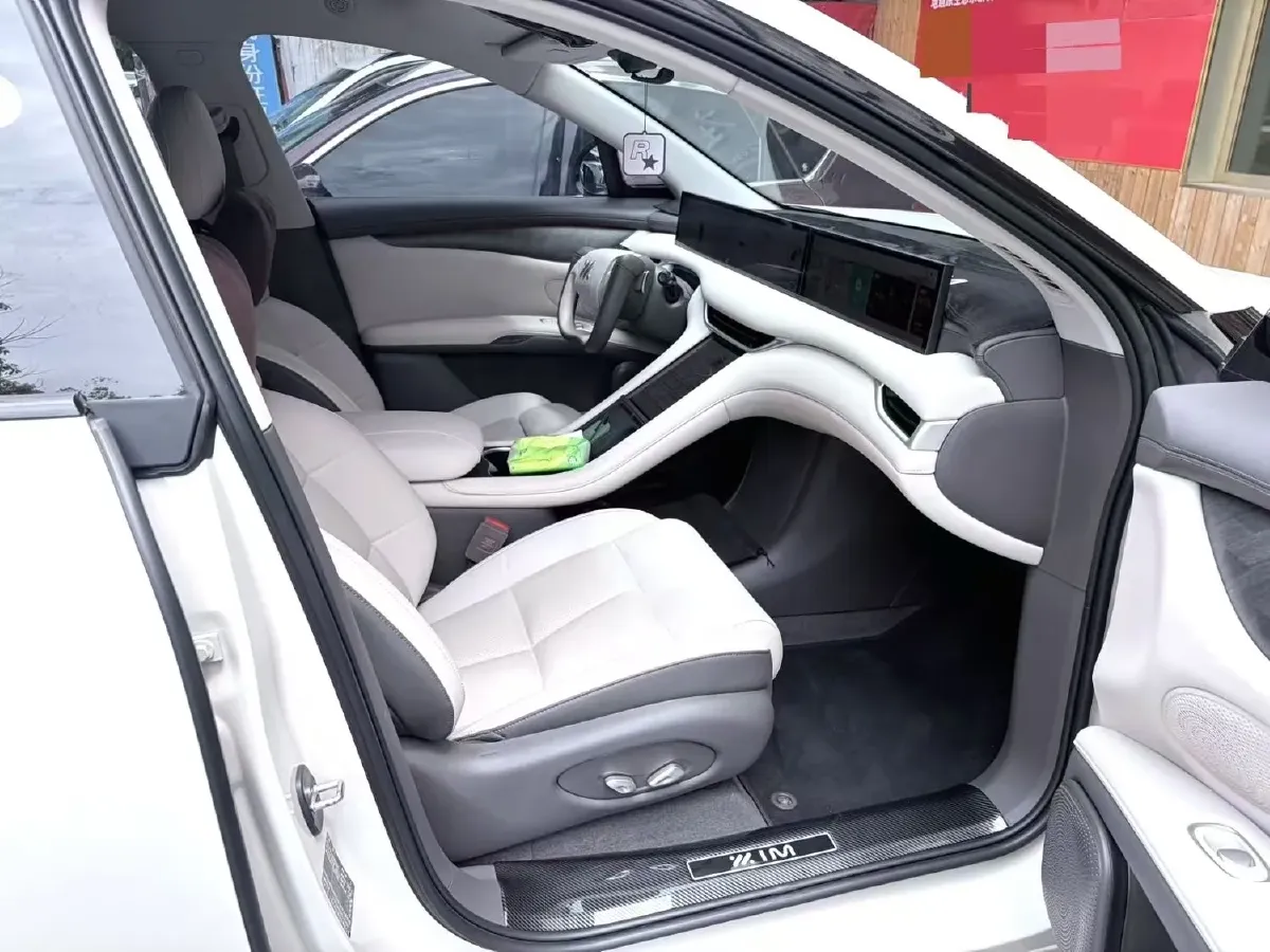 2023 IM LS6 BEV 71KWH,autocango,china used car exporter,china ev exporter,chinese used car exporter,chinese used ev exporter