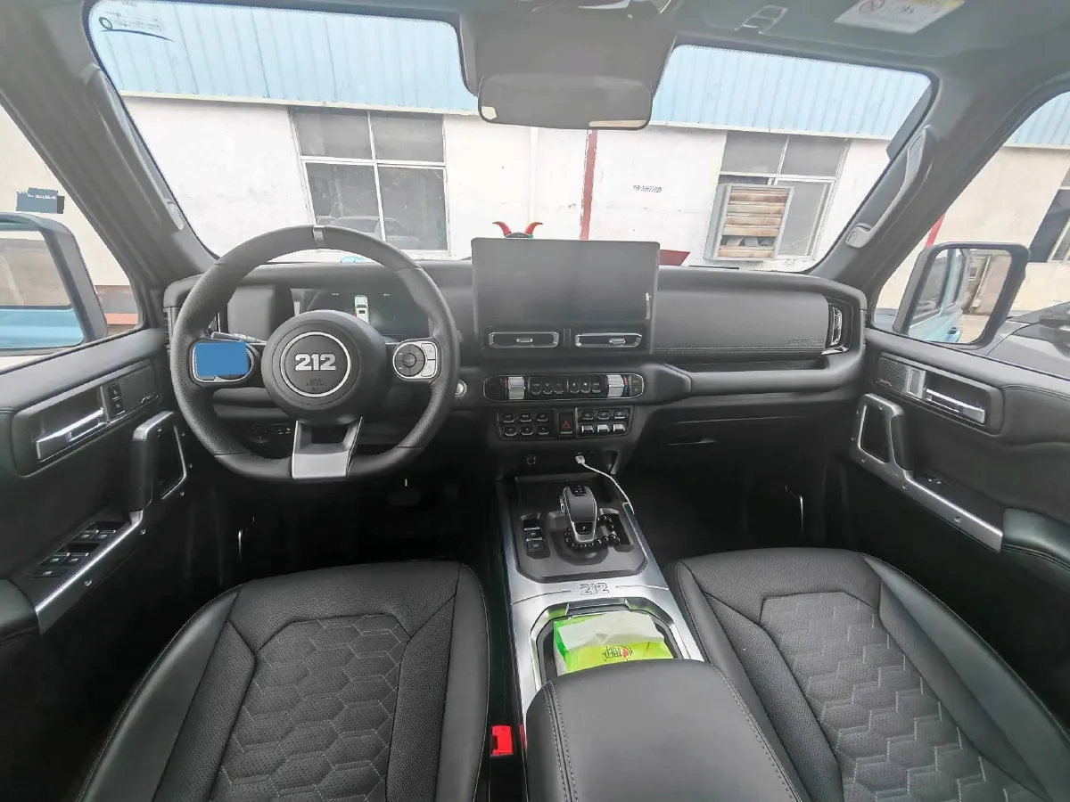 2025 212 212 T01 2.0T 252HP L4 8AT,autocango,china used car exporter,china ev exporter,chinese used car exporter,chinese used ev exporter