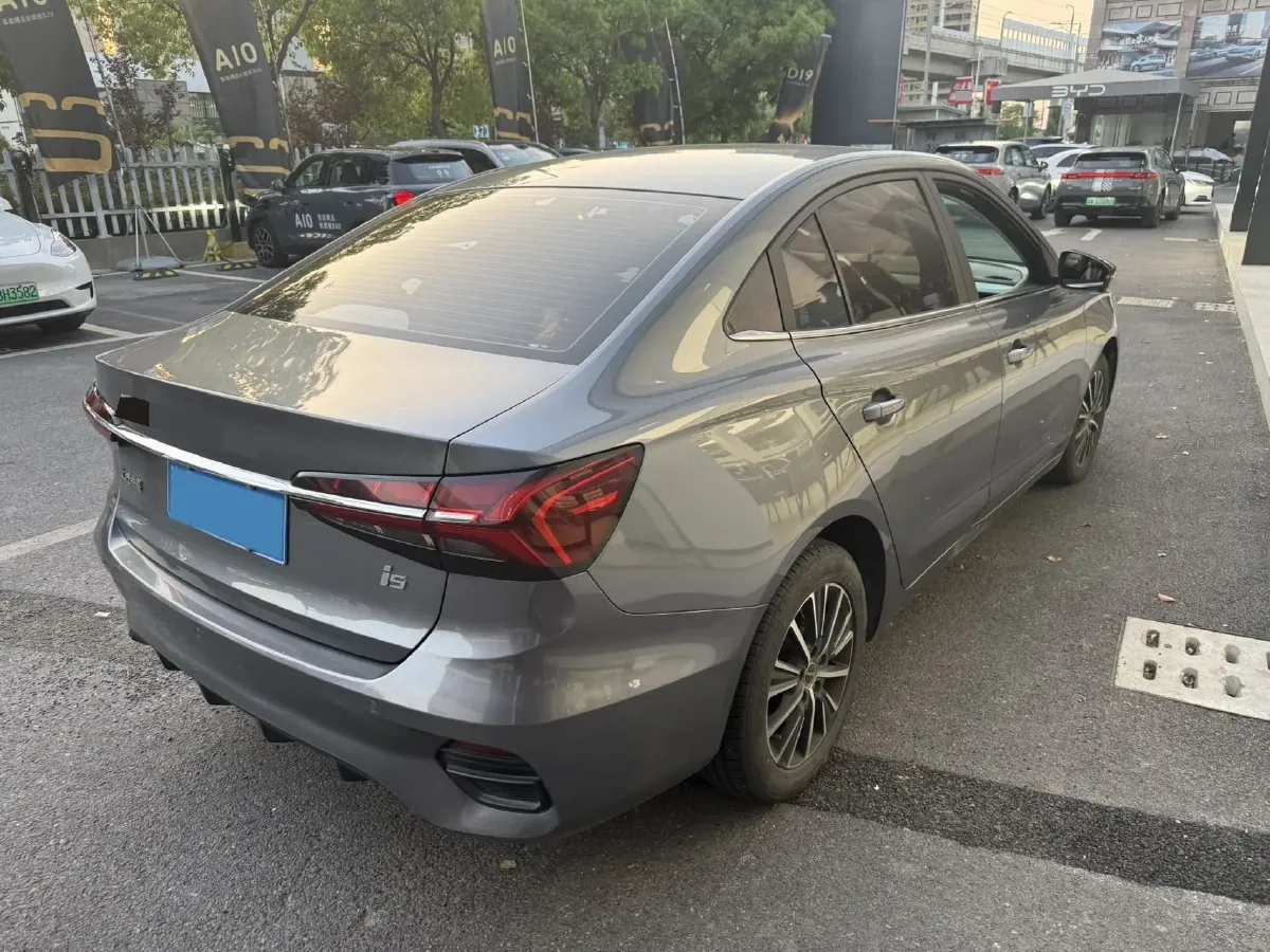 2021 Roewe i5 1.5L 120HP L4 CVT,autocango,china used car exporter,china ev exporter,chinese used car exporter,chinese used ev exporter
