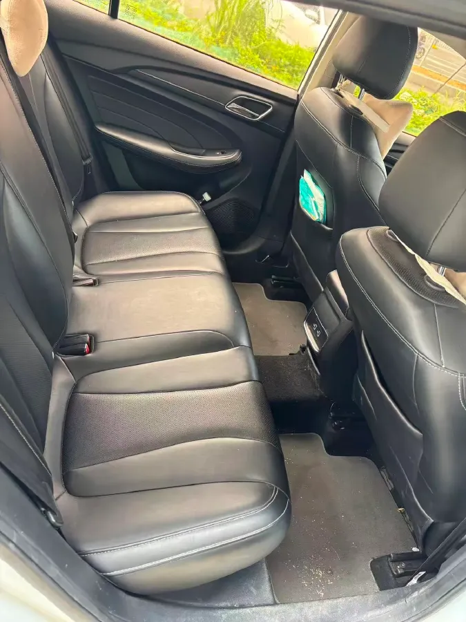 2019 Roewe i5 1.5L 120HP L4 CVT,autocango,china used car exporter,china ev exporter,chinese used car exporter,chinese used ev exporter