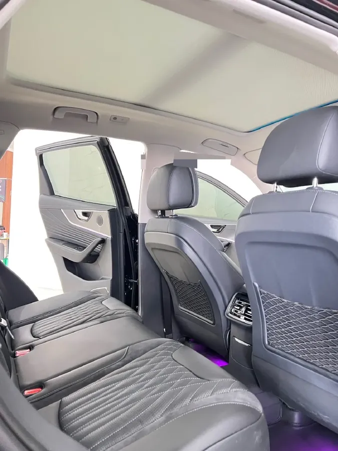 2023 HongQi HS5 2.0T 252HP L4 8AT,autocango,china used car exporter,china ev exporter,chinese used car exporter,chinese used ev exporter