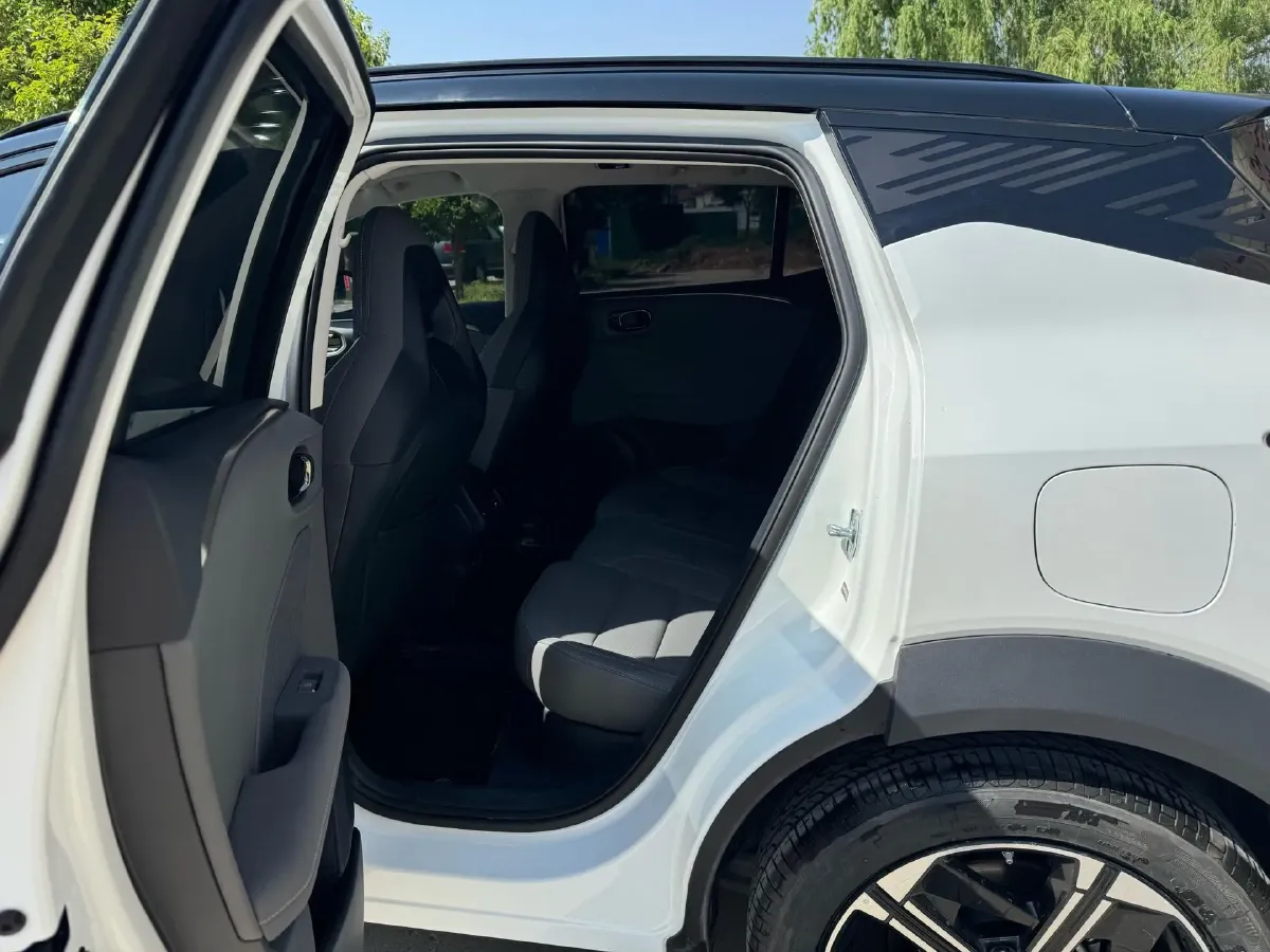 2024 LYNK&CO 06 EM-P 1.5L 120HP L4 3DHT PHEV 19.09KWH,autocango,china used car exporter,china ev exporter,chinese used car exporter,chinese used ev exporter