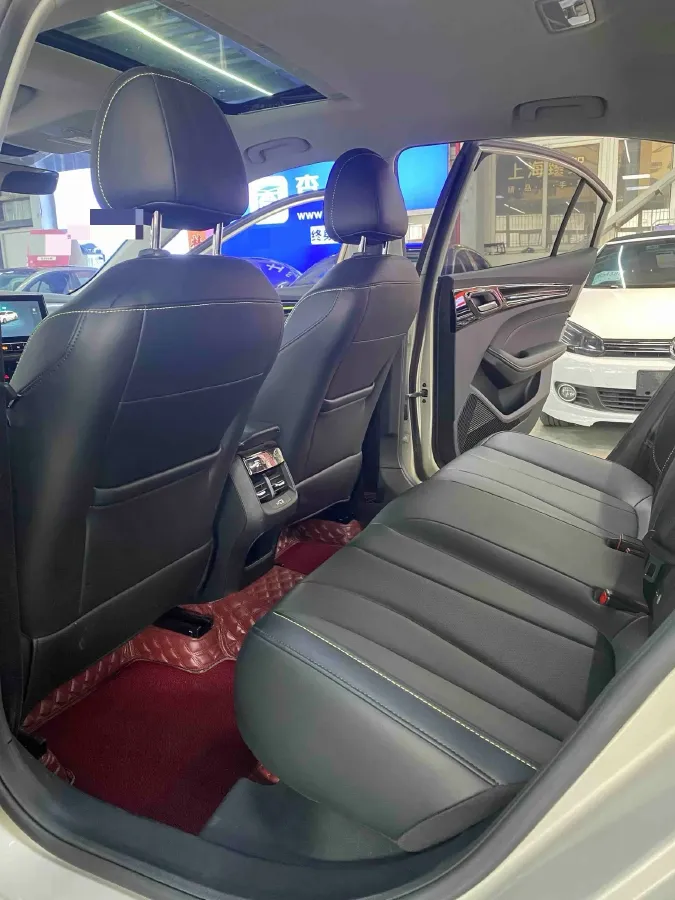 2021 Roewe i5 1.5L 120HP L4 CVT,autocango,china used car exporter,china ev exporter,chinese used car exporter,chinese used ev exporter