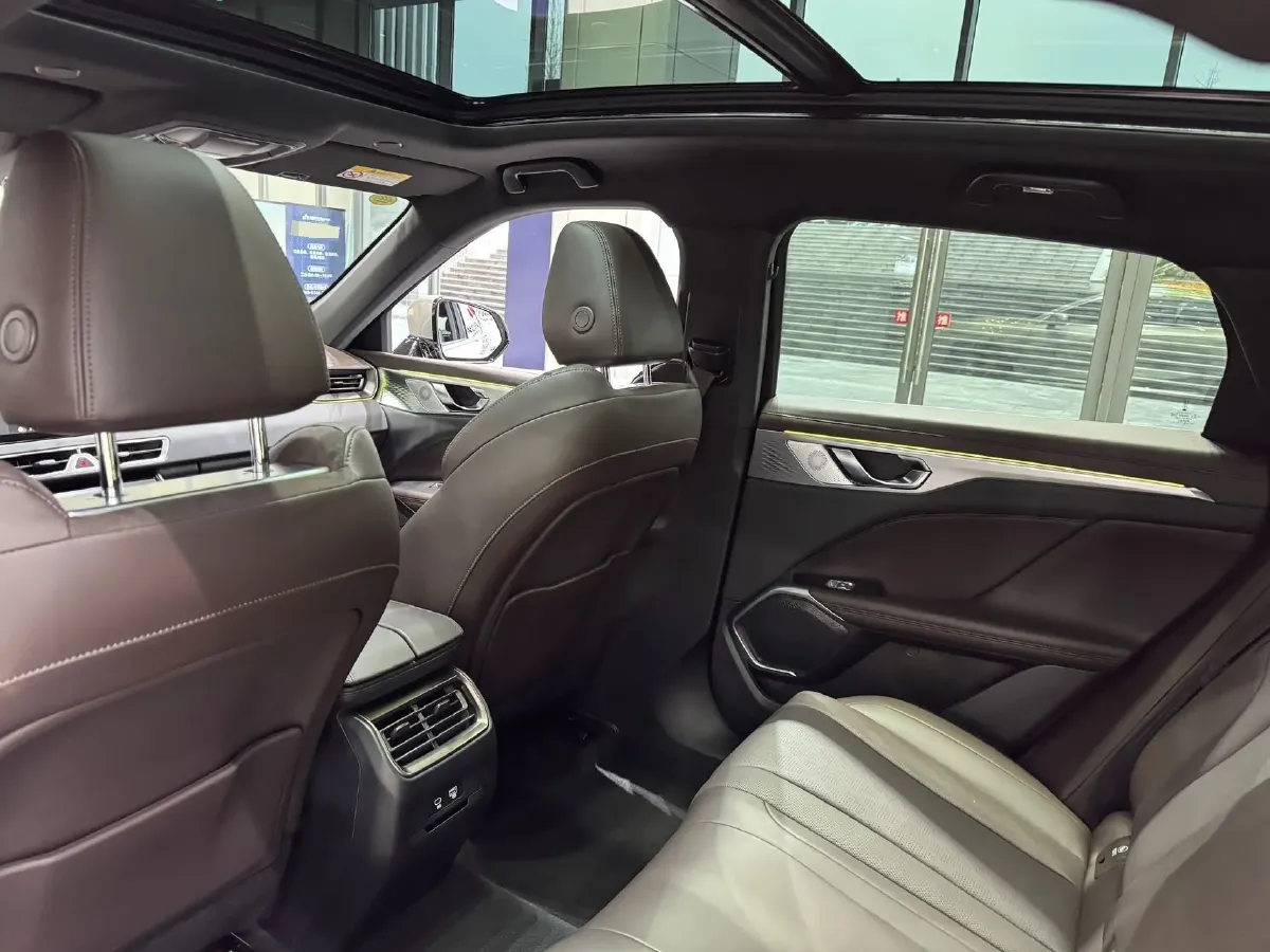 2024 WEY Mocha 1.5T 170HP L4 4DHT PHEV 35.04KWH,autocango,china used car exporter,china ev exporter,chinese used car exporter,chinese used ev exporter