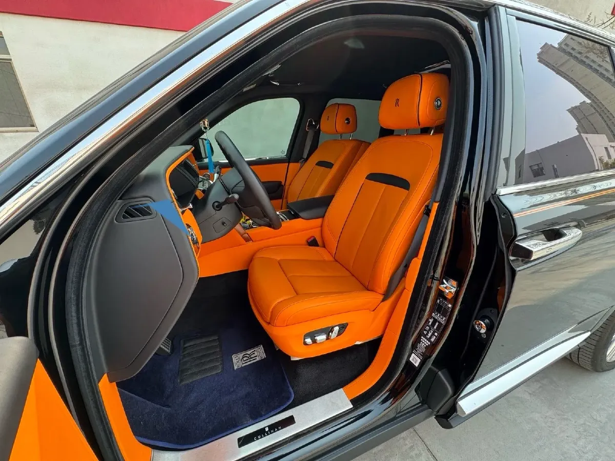 2018 Rolls-Royce Cullinan 6.7T 571HP V12 8AT,autocango,china used car exporter,china ev exporter,chinese used car exporter,chinese used ev exporter