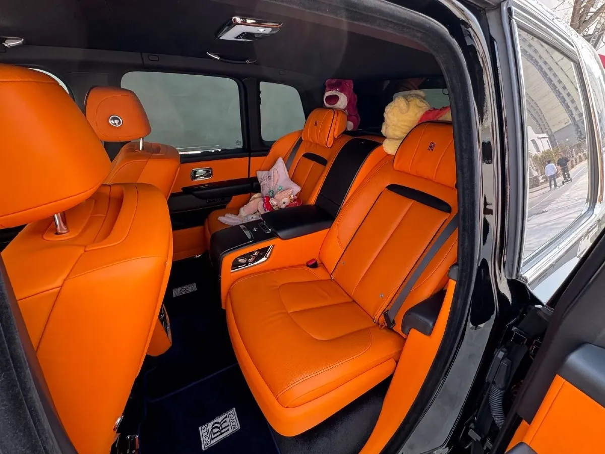 2018 Rolls-Royce Cullinan 6.7T 571HP V12 8AT,autocango,china used car exporter,china ev exporter,chinese used car exporter,chinese used ev exporter