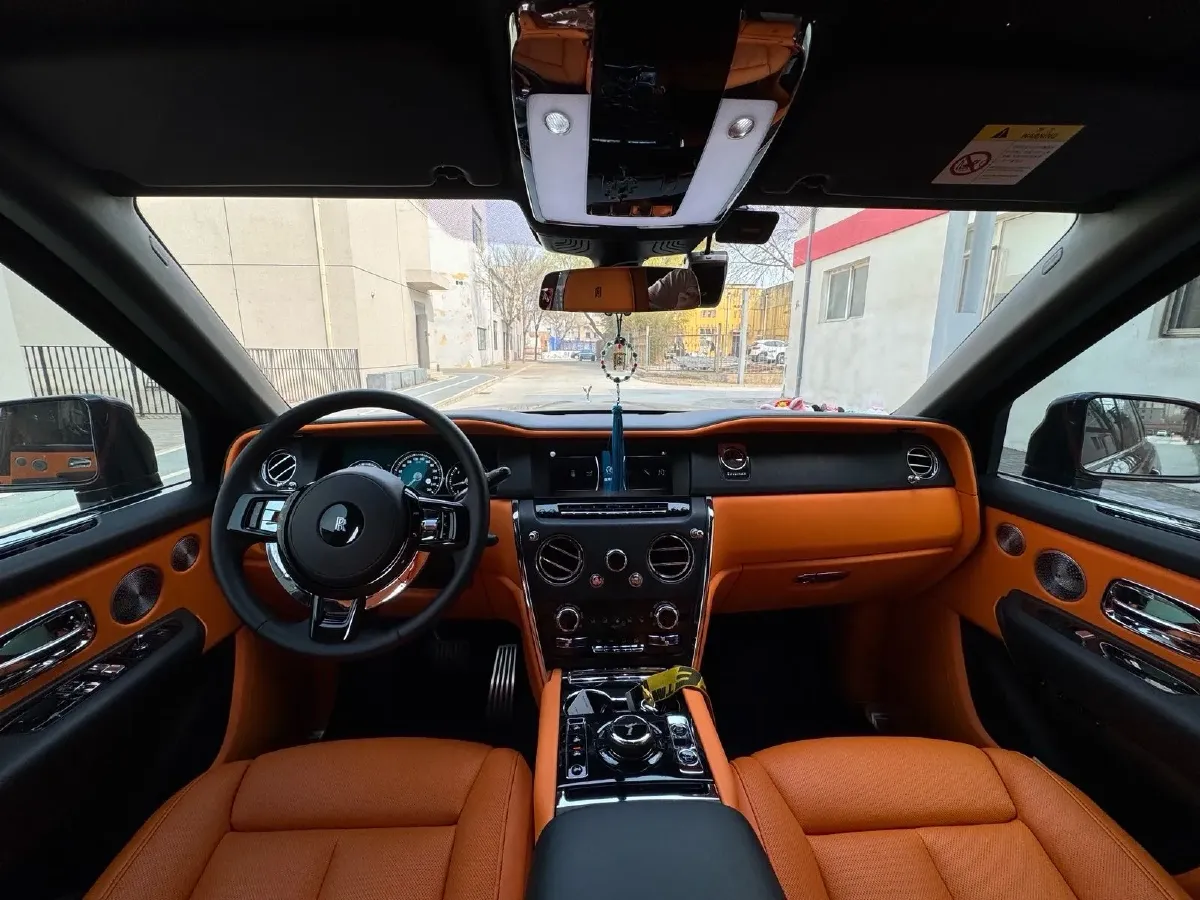 2018 Rolls-Royce Cullinan 6.7T 571HP V12 8AT,autocango,china used car exporter,china ev exporter,chinese used car exporter,chinese used ev exporter
