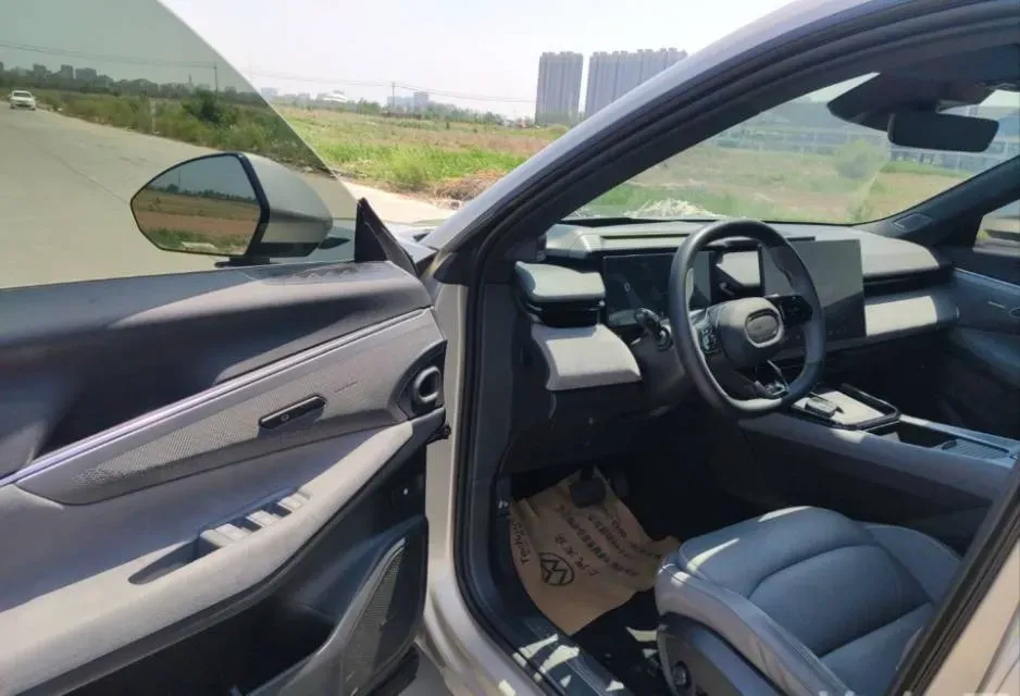 2023 LYNK&CO 08 EM-P 1.5T 163HP L4 3DHT PHEV 21.2KWH,autocango,china used car exporter,china ev exporter,chinese used car exporter,chinese used ev exporter