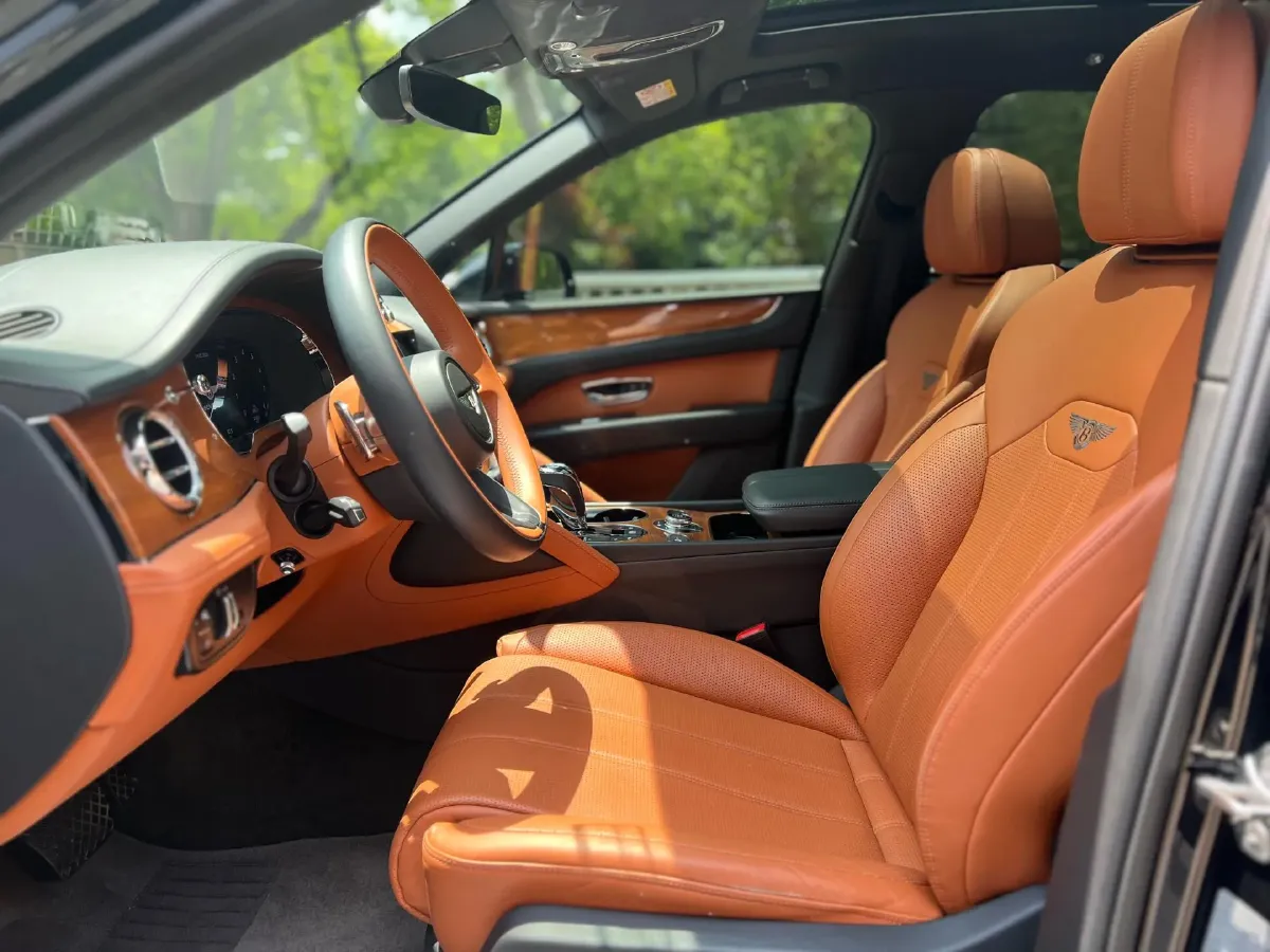 2021 Bentley Bentayga 4.0T 550HP V8 8AT,autocango,china used car exporter,china ev exporter,chinese used car exporter,chinese used ev exporter