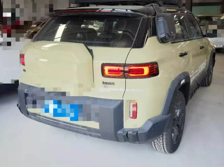 2025 Geely Cowboy 1.5T 181HP L4 7DCT,autocango,china used car exporter,china ev exporter,chinese used car exporter,chinese used ev exporter