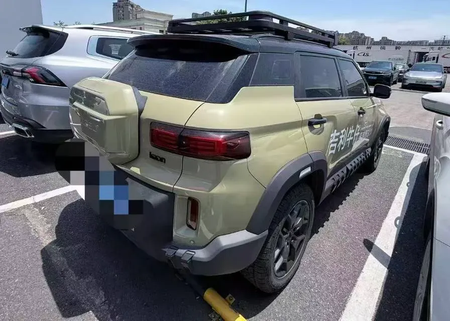 2025 Geely Cowboy 1.5T 181HP L4 7DCT,autocango,china used car exporter,china ev exporter,chinese used car exporter,chinese used ev exporter