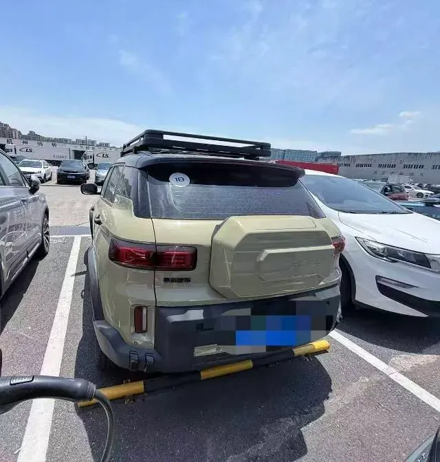 2025 Geely Cowboy 1.5T 181HP L4 7DCT,autocango,china used car exporter,china ev exporter,chinese used car exporter,chinese used ev exporter