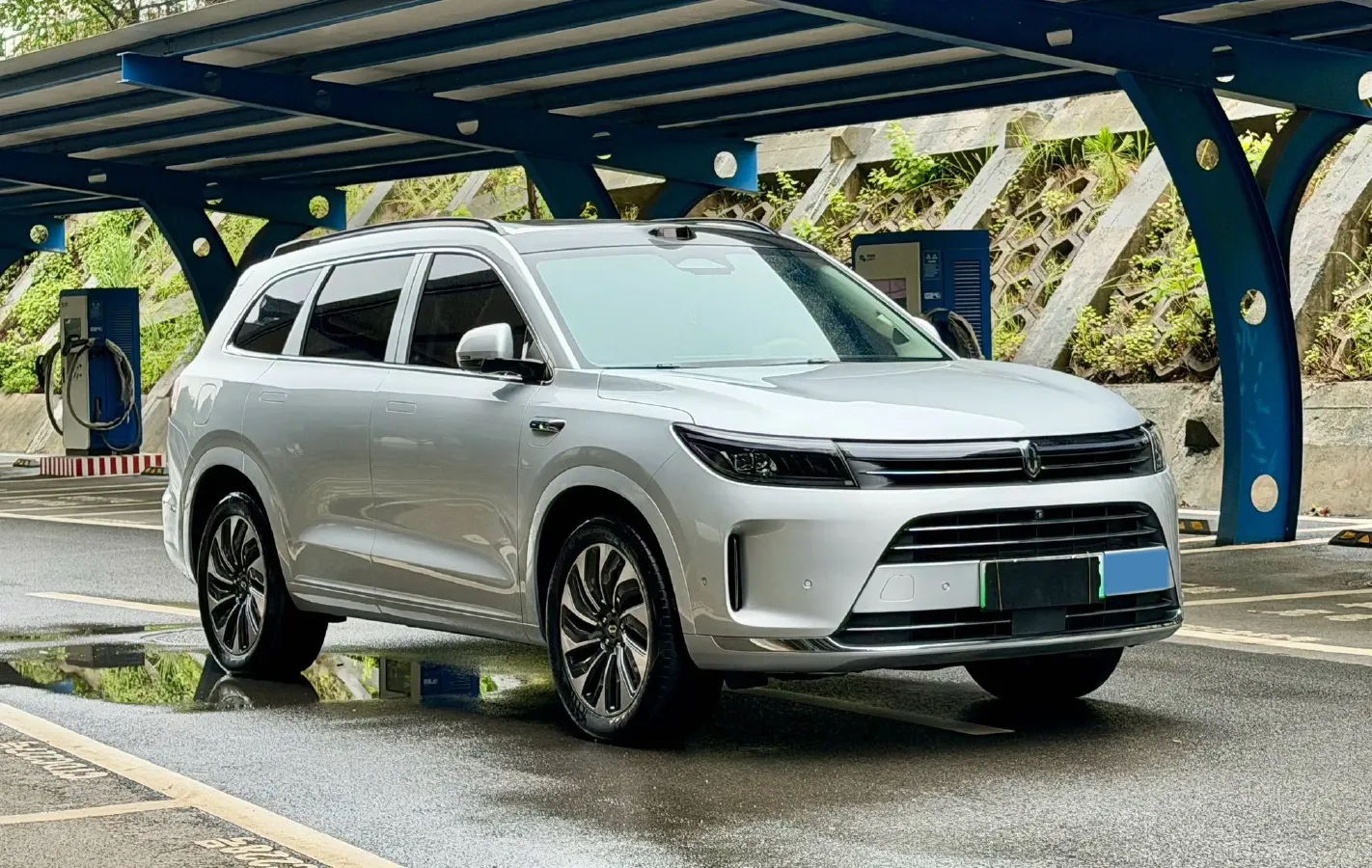 2024 AITO AITO M7 1.5T 152HP L4 REEV 40KWH,autocango,china used car exporter,china ev exporter,chinese used car exporter,chinese used ev exporter