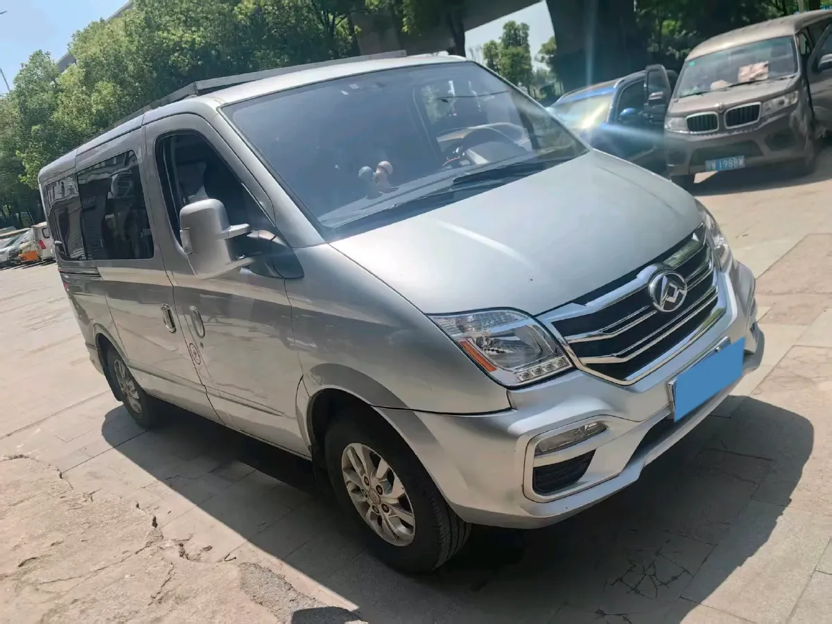 2021 MAXUS XinTu V80 2.0T 139HP L4 6MT,autocango,china used car exporter,china ev exporter,chinese used car exporter,chinese used ev exporter