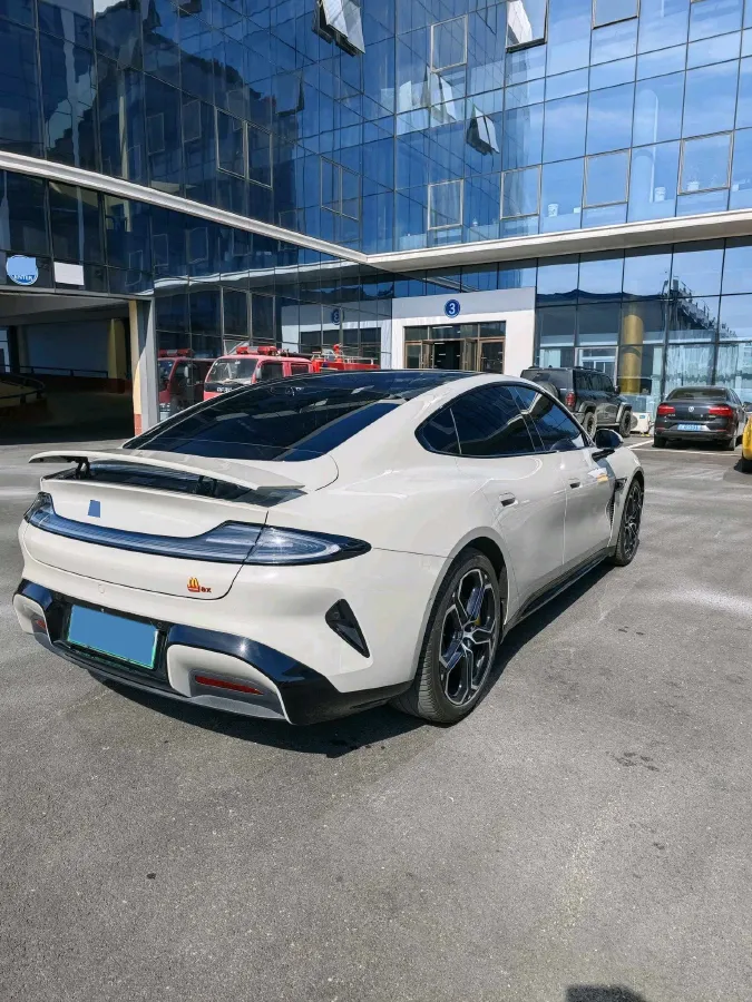 2024 MI SU7 BEV 101KWH,autocango,china used car exporter,china ev exporter,chinese used car exporter,chinese used ev exporter