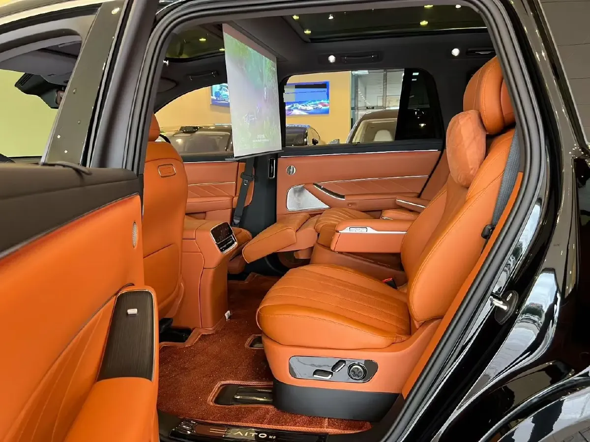 2025 AITO AITO M8 REEV 160HP REEV 53.4KWH,autocango,china used car exporter,china ev exporter,chinese used car exporter,chinese used ev exporter