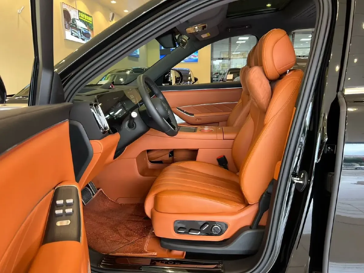 2025 AITO AITO M8 REEV 160HP REEV 53.4KWH,autocango,china used car exporter,china ev exporter,chinese used car exporter,chinese used ev exporter