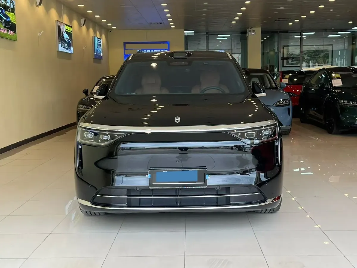 2025 AITO AITO M8 REEV 160HP REEV 53.4KWH,autocango,china used car exporter,china ev exporter,chinese used car exporter,chinese used ev exporter