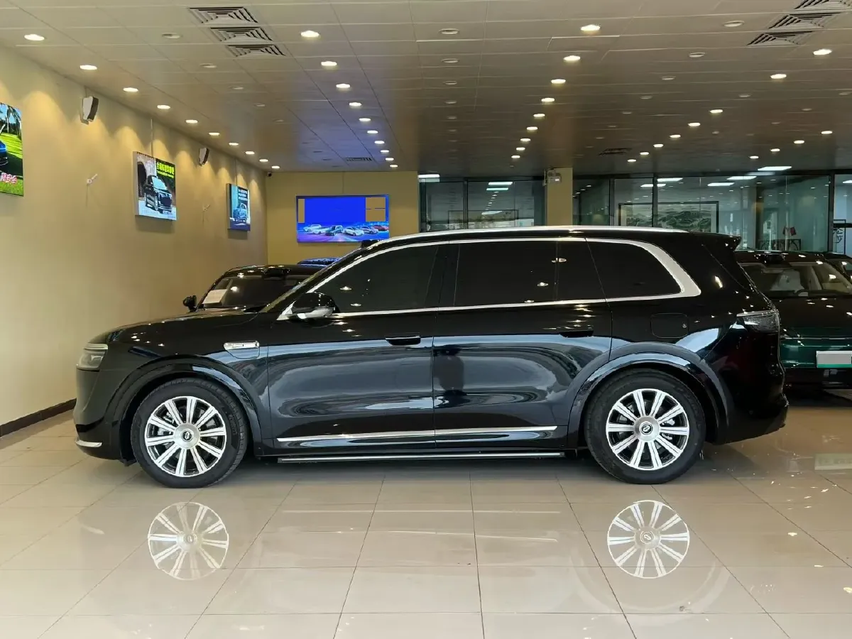 2025 AITO AITO M8 REEV 160HP REEV 53.4KWH,autocango,china used car exporter,china ev exporter,chinese used car exporter,chinese used ev exporter
