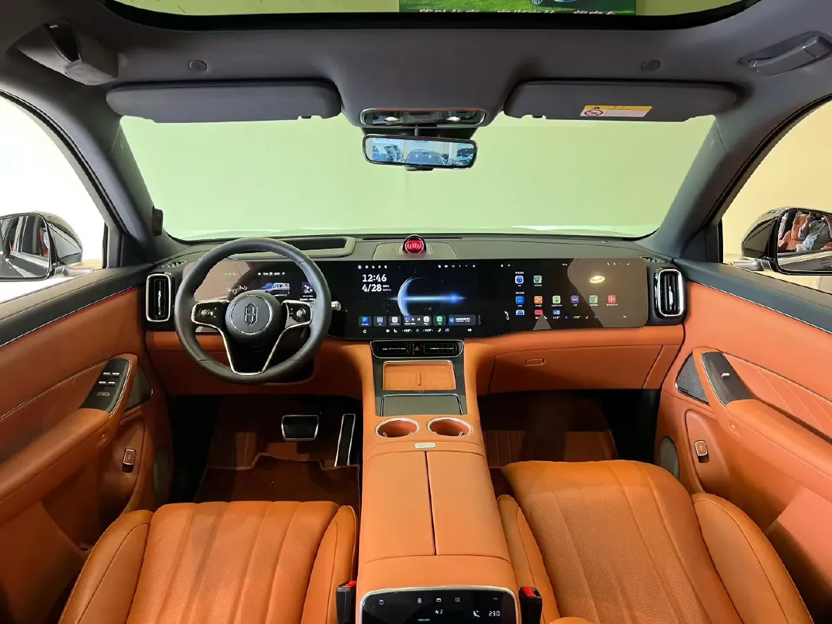 2025 AITO AITO M8 REEV 160HP REEV 53.4KWH,autocango,china used car exporter,china ev exporter,chinese used car exporter,chinese used ev exporter