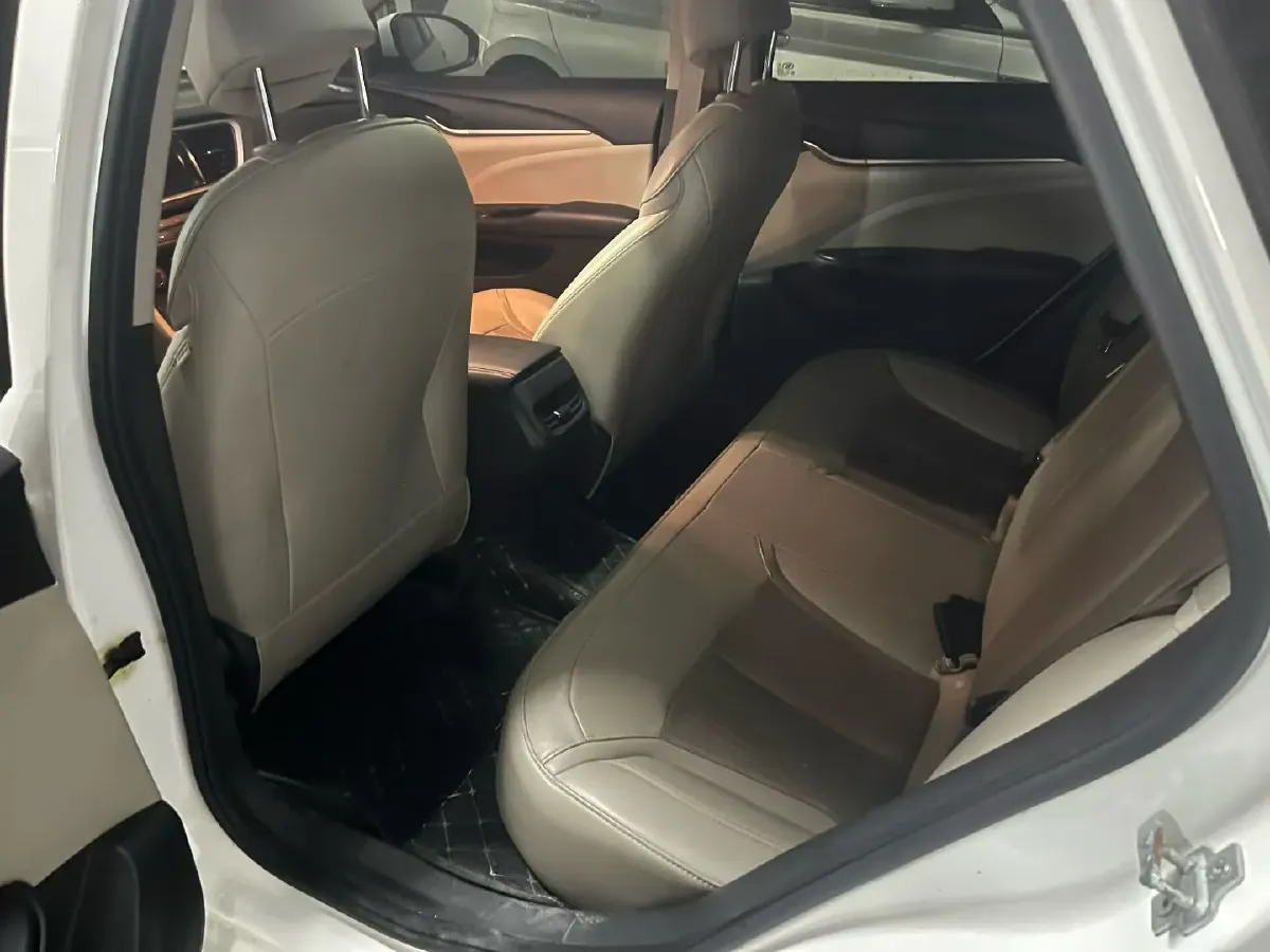 2020 HongQi H5 1.8T 197HP L4 6AT,autocango,china used car exporter,china ev exporter,chinese used car exporter,chinese used ev exporter