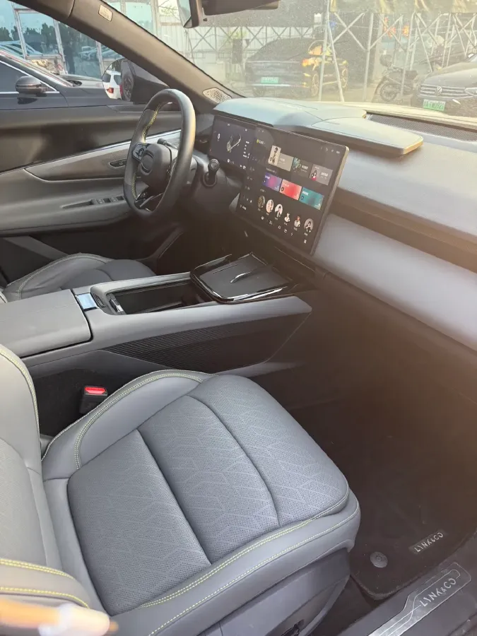 2024 LYNK&CO 08 EM-P 1.5T 163HP L4 3DHT PHEV 21.2KWH,autocango,china used car exporter,china ev exporter,chinese used car exporter,chinese used ev exporter
