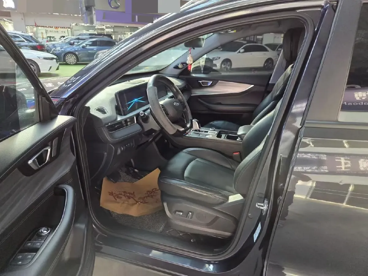 2021 Chery Tiggo 8 Plus 1.6T 197HP L4 7DCT,autocango,china used car exporter,china ev exporter,chinese used car exporter,chinese used ev exporter