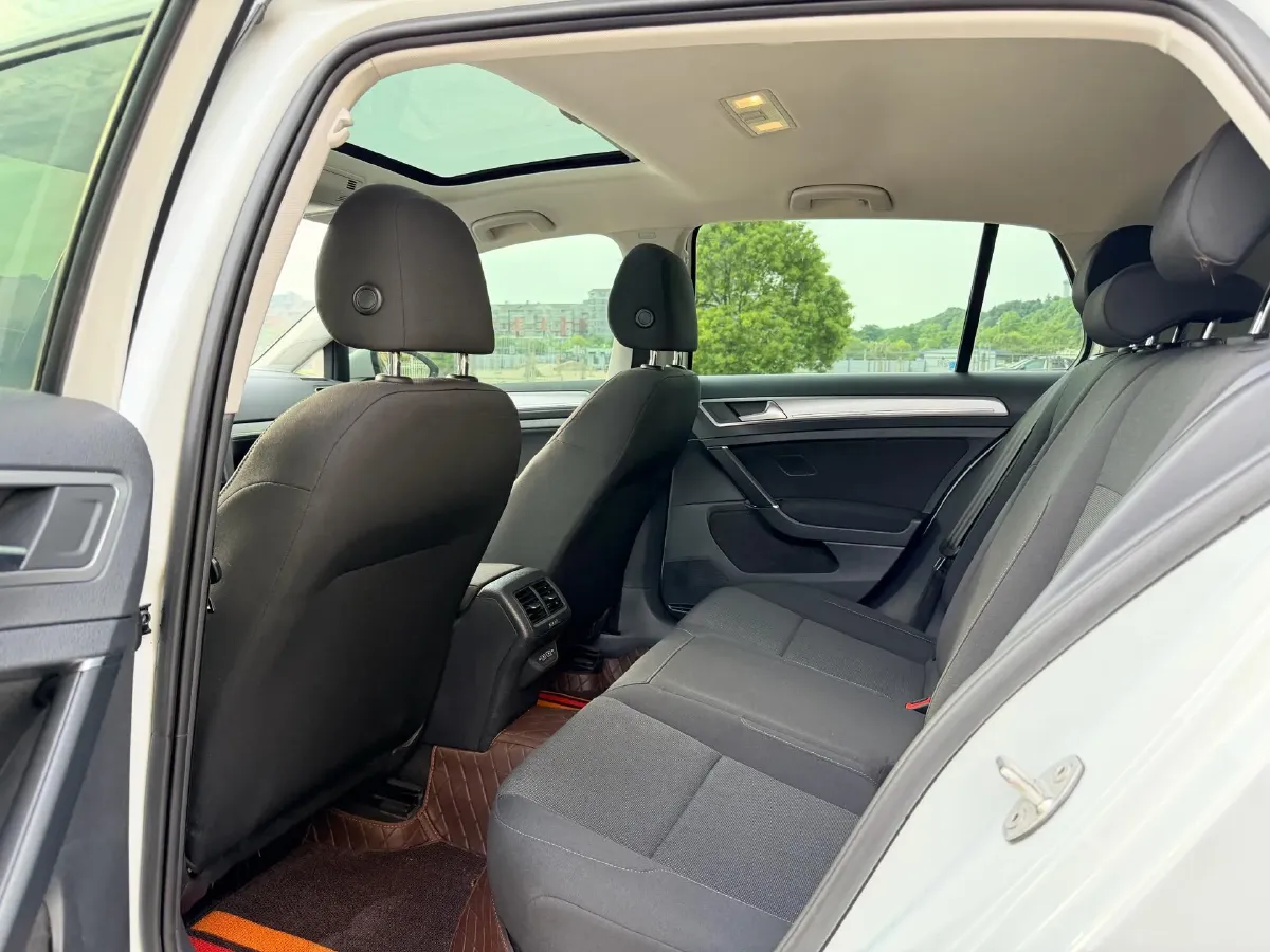 2020 Volkswagen Golf 1.2T 116HP L4 7DCT,autocango,china used car exporter,china ev exporter,chinese used car exporter,chinese used ev exporter