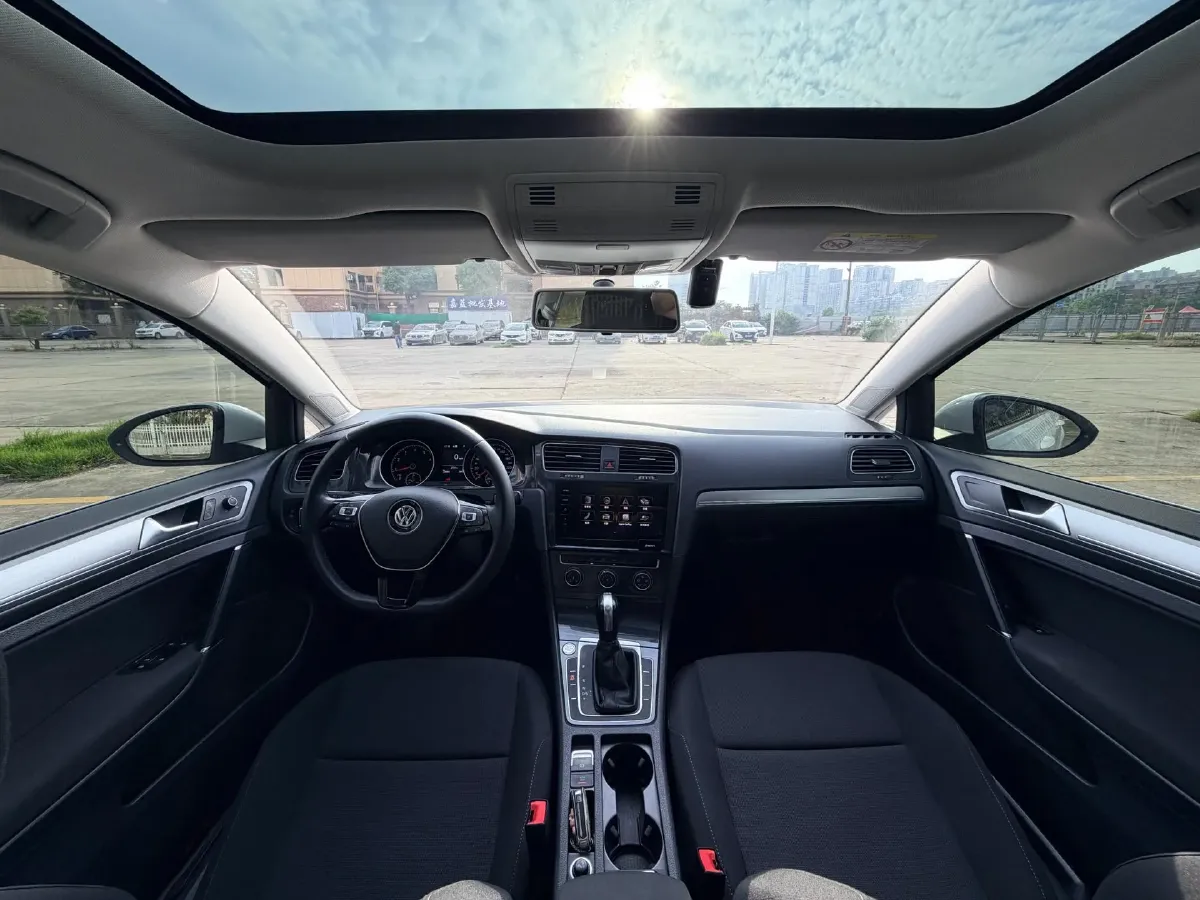 2020 Volkswagen Golf 1.2T 116HP L4 7DCT,autocango,china used car exporter,china ev exporter,chinese used car exporter,chinese used ev exporter