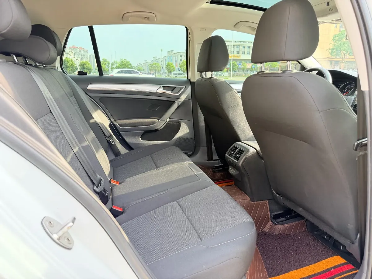 2020 Volkswagen Golf 1.2T 116HP L4 7DCT,autocango,china used car exporter,china ev exporter,chinese used car exporter,chinese used ev exporter