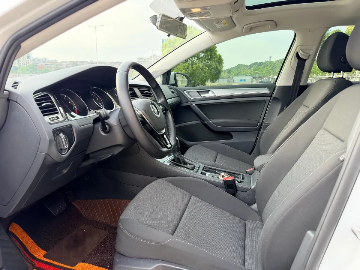 2020 Volkswagen Golf 1.2T 116HP L4 7DCT,autocango,china used car exporter,china ev exporter,chinese used car exporter,chinese used ev exporter