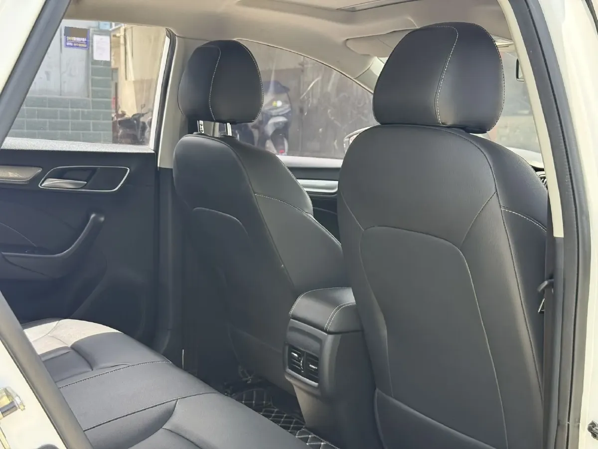 2020 Roewe i6 1.6L 125HP L4 CVT,autocango,china used car exporter,china ev exporter,chinese used car exporter,chinese used ev exporter