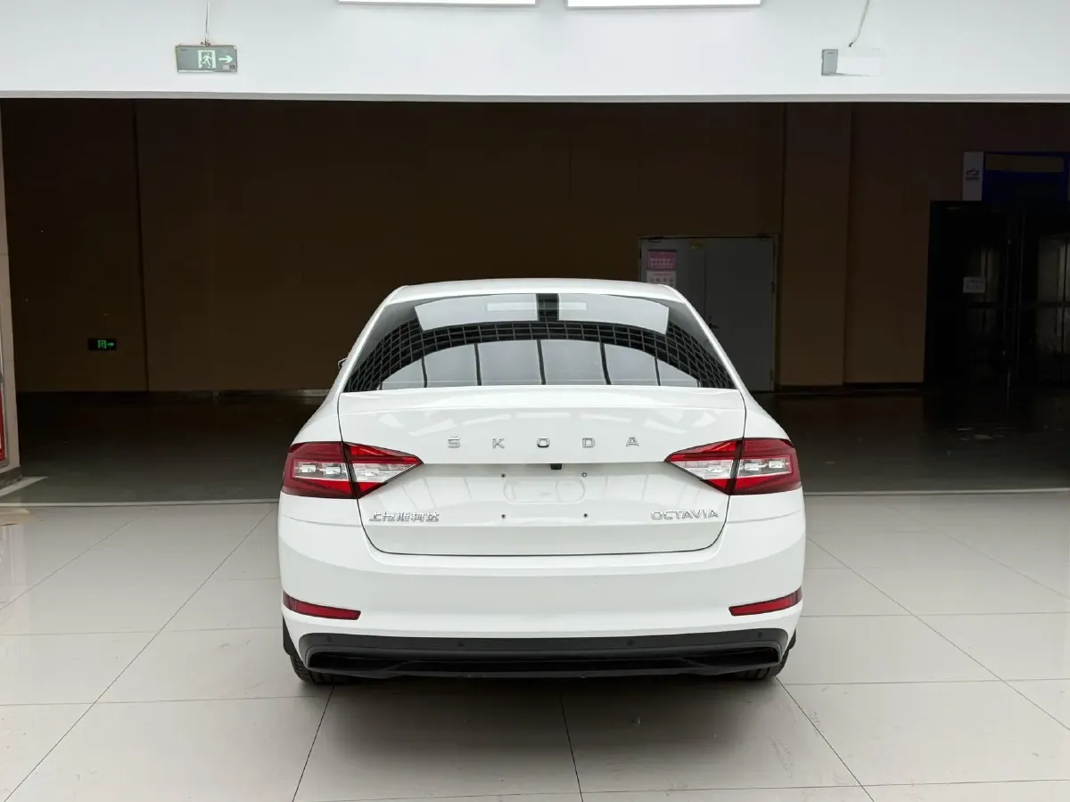 2022 Skoda Octavia 1.5L 113HP L4 6AT,autocango,china used car exporter,china ev exporter,chinese used car exporter,chinese used ev exporter