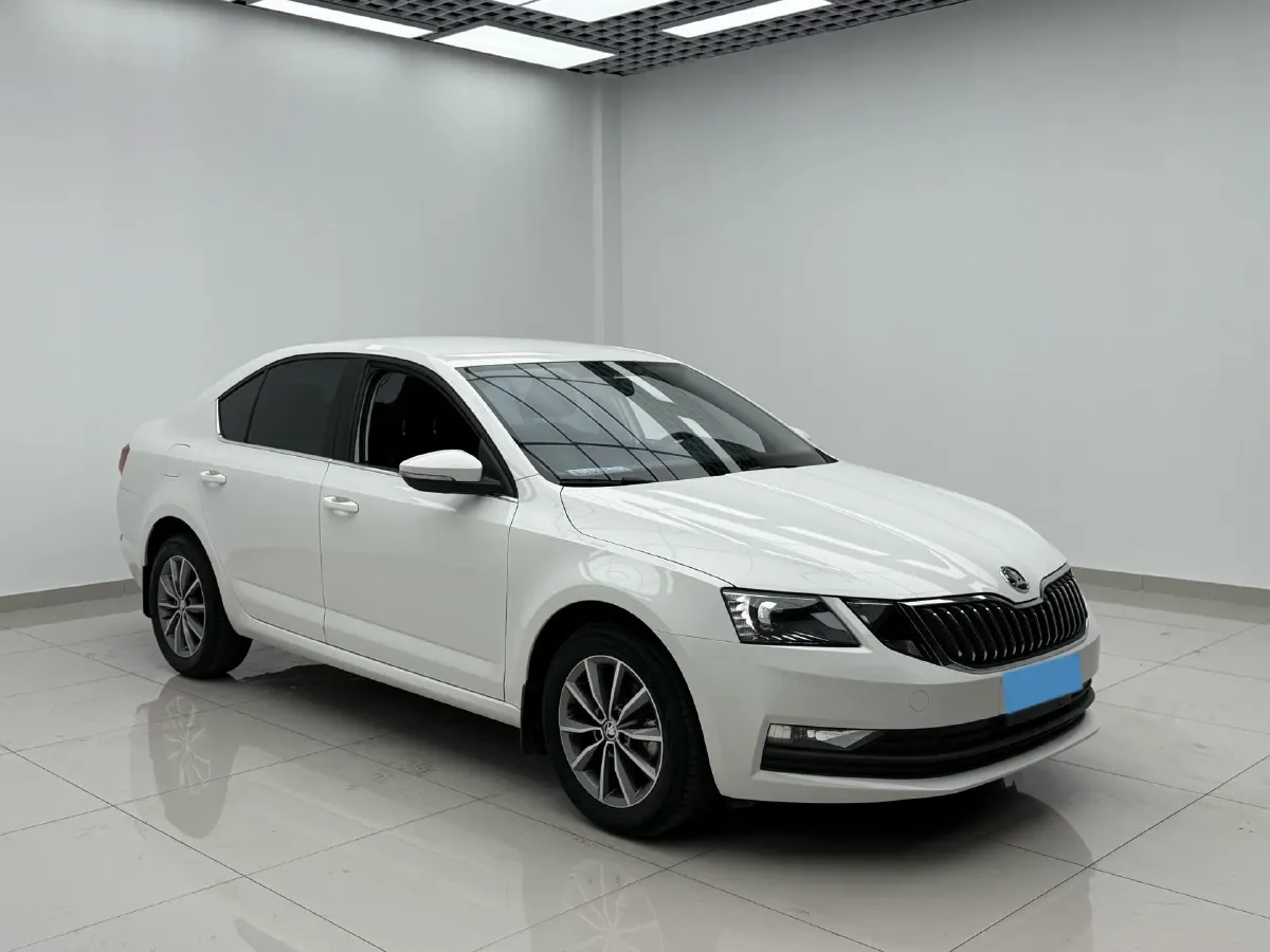 2022 Skoda Octavia 1.5L 113HP L4 6AT,autocango,china used car exporter,china ev exporter,chinese used car exporter,chinese used ev exporter