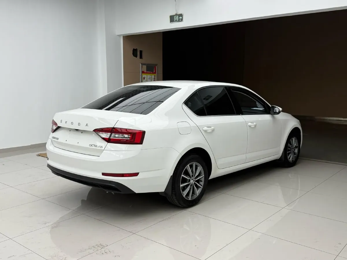 2022 Skoda Octavia 1.5L 113HP L4 6AT,autocango,china used car exporter,china ev exporter,chinese used car exporter,chinese used ev exporter