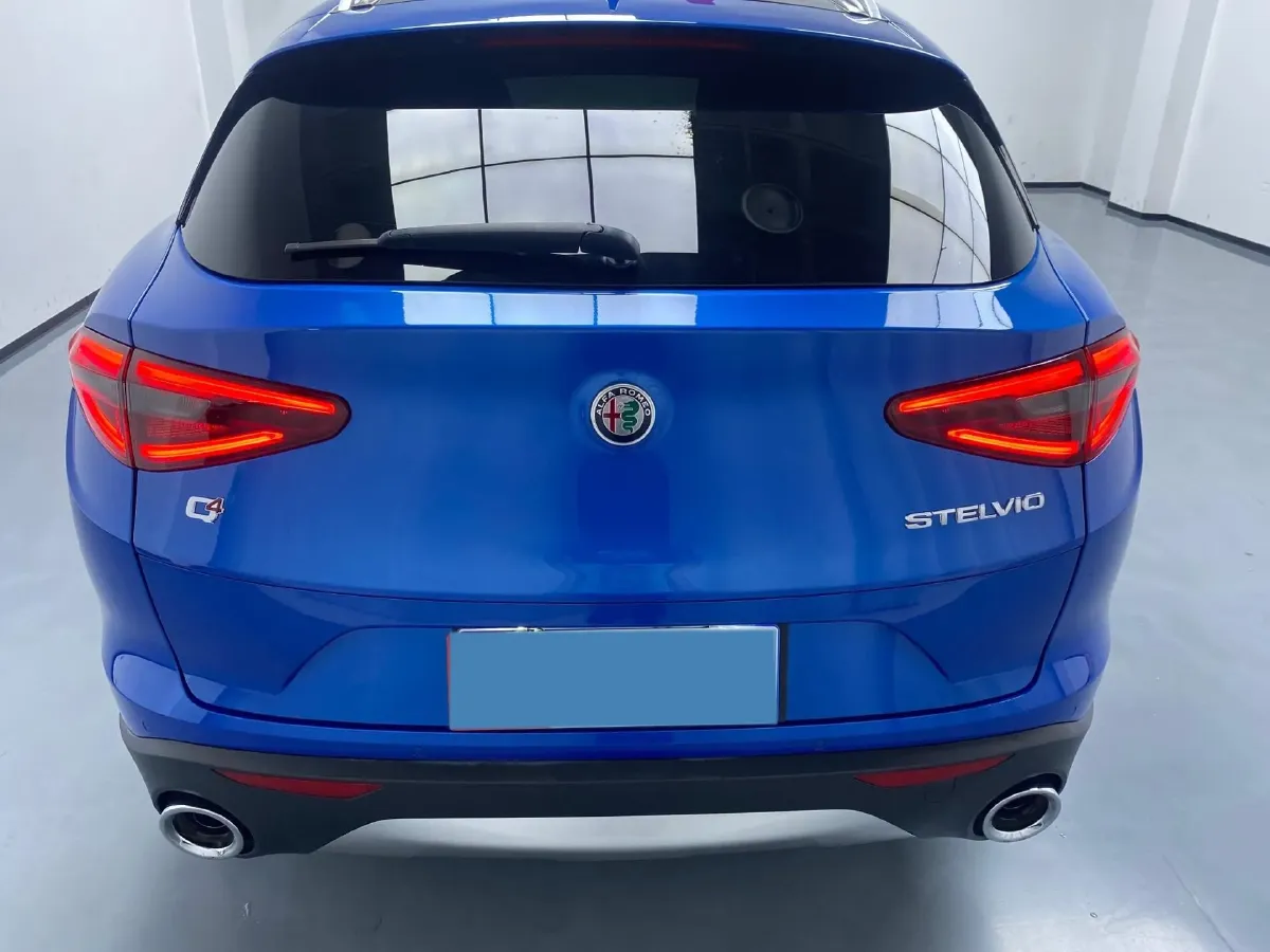 2020 Alfa Romeo Stelvio 2.0T 280HP L4 8AT,autocango,china used car exporter,china ev exporter,chinese used car exporter,chinese used ev exporter