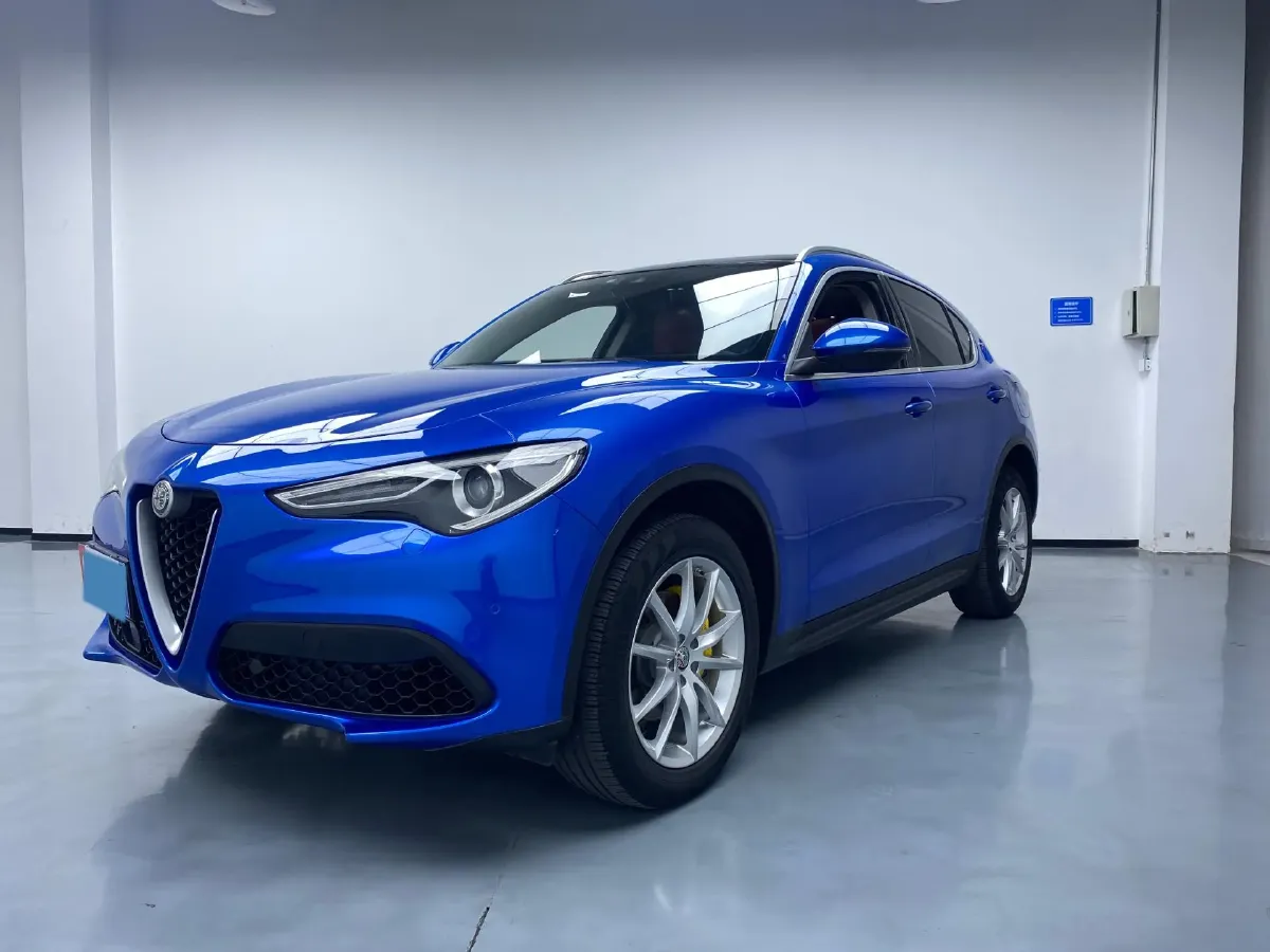 2020 Alfa Romeo Stelvio 2.0T 280HP L4 8AT,autocango,china used car exporter,china ev exporter,chinese used car exporter,chinese used ev exporter