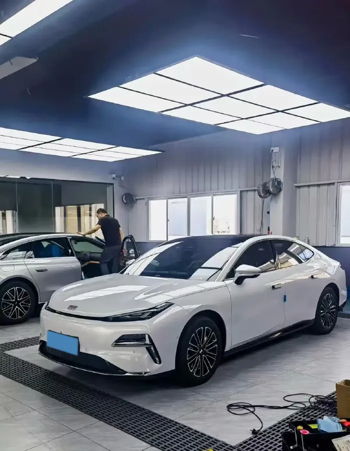 2025 Geely Galaxy Starshine 8 1.5T 163HP L4 3DHT PHEV 27.69KWH,autocango,china used car exporter,china ev exporter,chinese used car exporter,chinese used ev exporter