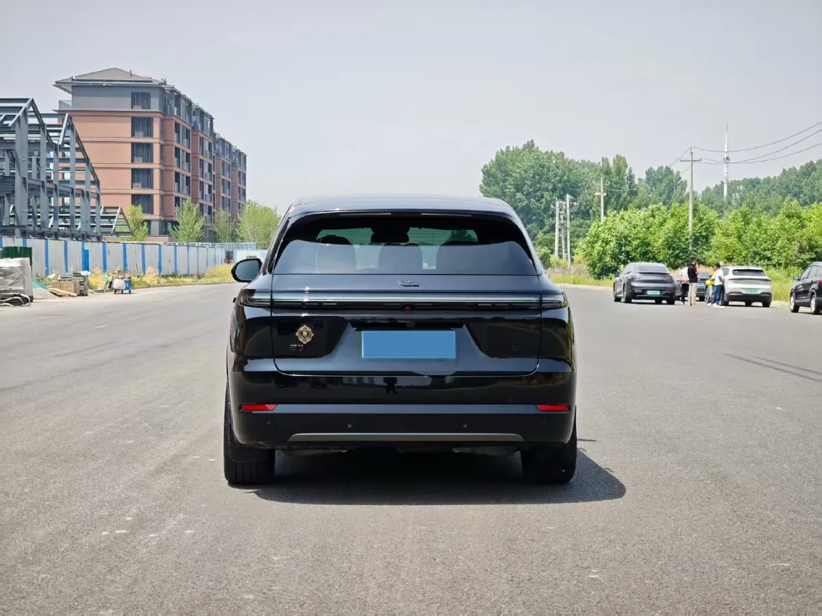 2024 Li L8 Range Extended 154HP REEV 42.8KWH,autocango,china used car exporter,china ev exporter,chinese used car exporter,chinese used ev exporter