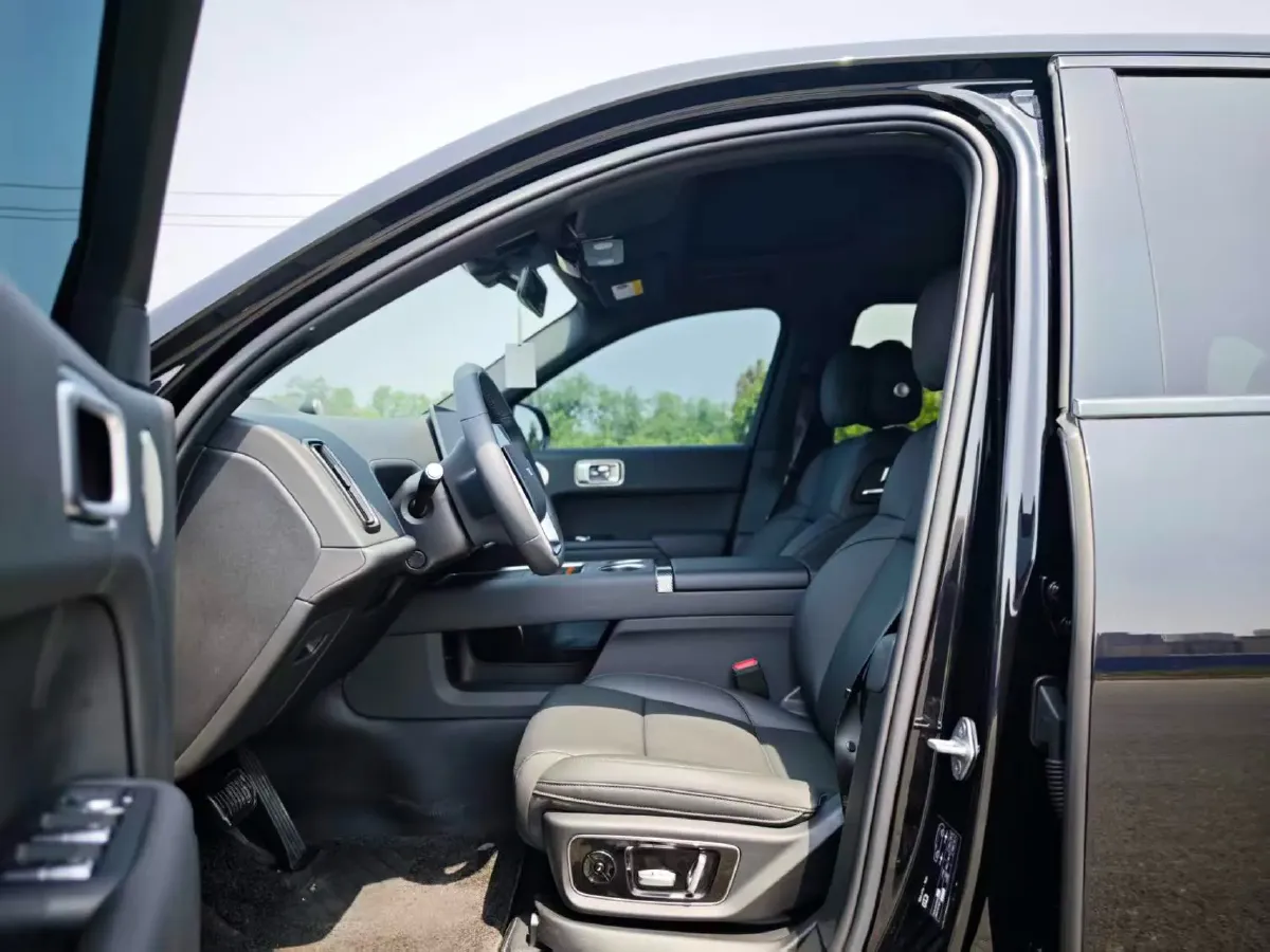 2024 Li L8 Range Extended 154HP REEV 42.8KWH,autocango,china used car exporter,china ev exporter,chinese used car exporter,chinese used ev exporter