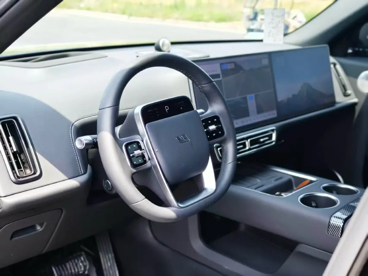 2024 Li L8 Range Extended 154HP REEV 42.8KWH,autocango,china used car exporter,china ev exporter,chinese used car exporter,chinese used ev exporter