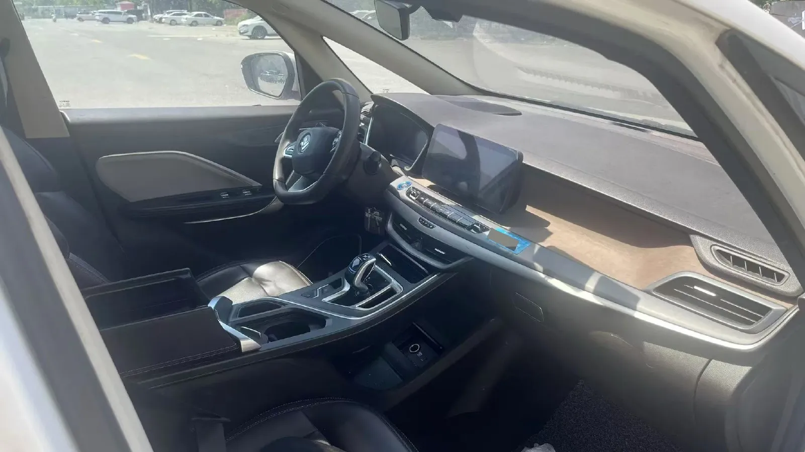 2021 Livan Maple 80v BEV 53KWH,autocango,china used car exporter,china ev exporter,chinese used car exporter,chinese used ev exporter