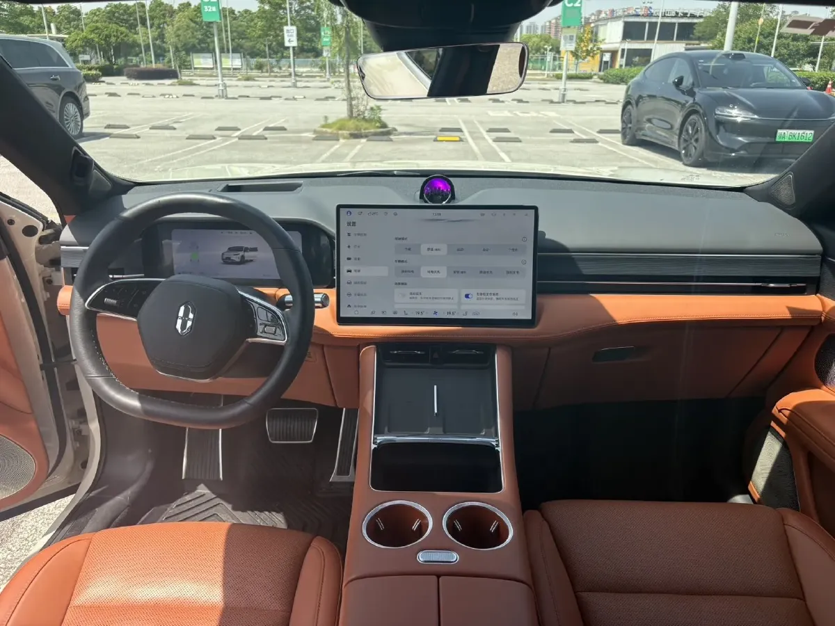 2025 AITO AITO M5 1.5T 152HP L4 REEV 42KWH,autocango,china used car exporter,china ev exporter,chinese used car exporter,chinese used ev exporter