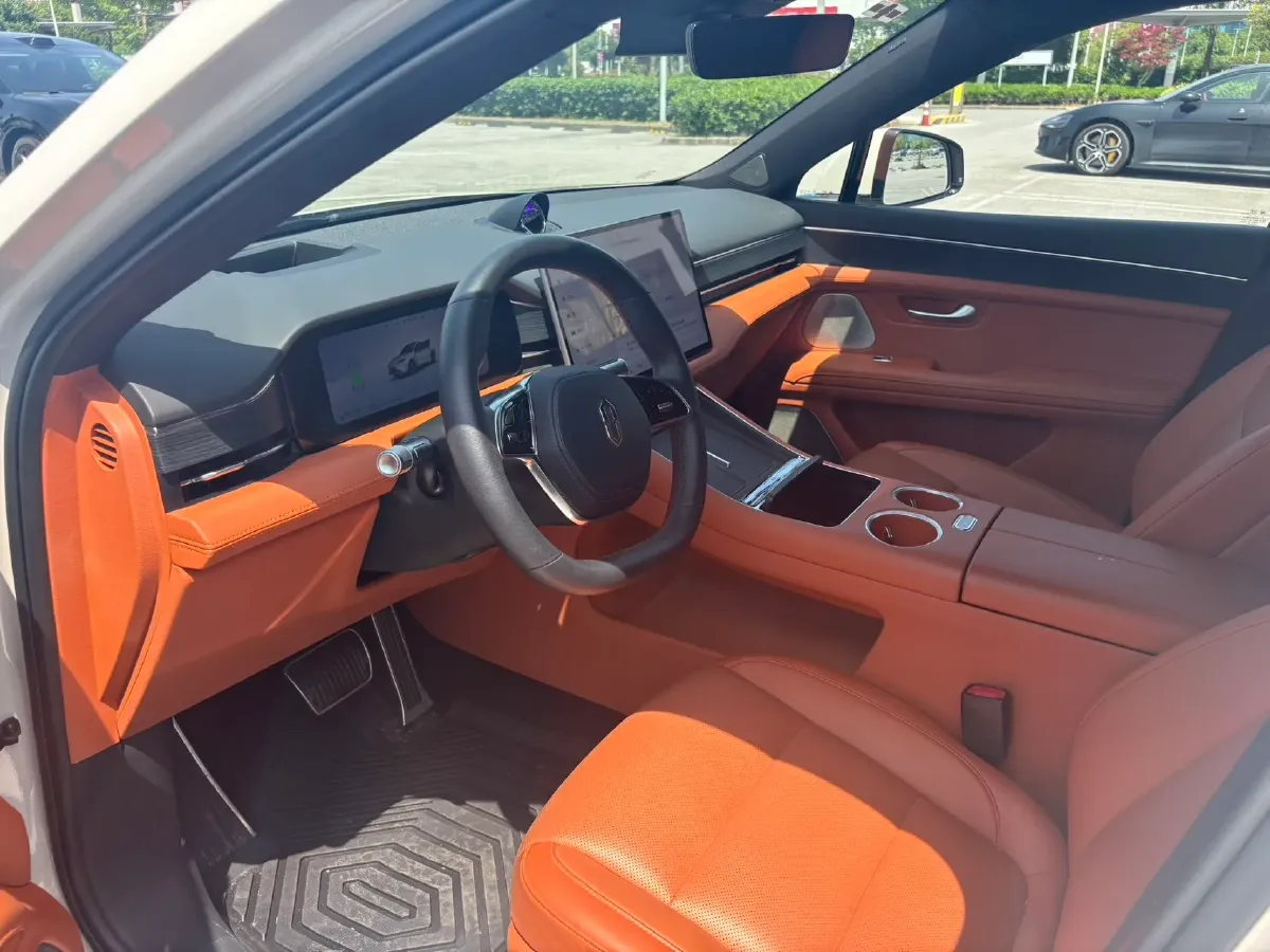 2025 AITO AITO M5 1.5T 152HP L4 REEV 42KWH,autocango,china used car exporter,china ev exporter,chinese used car exporter,chinese used ev exporter