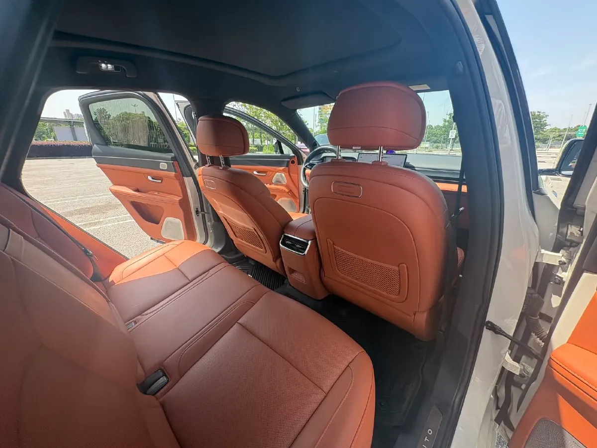 2025 AITO AITO M5 1.5T 152HP L4 REEV 42KWH,autocango,china used car exporter,china ev exporter,chinese used car exporter,chinese used ev exporter