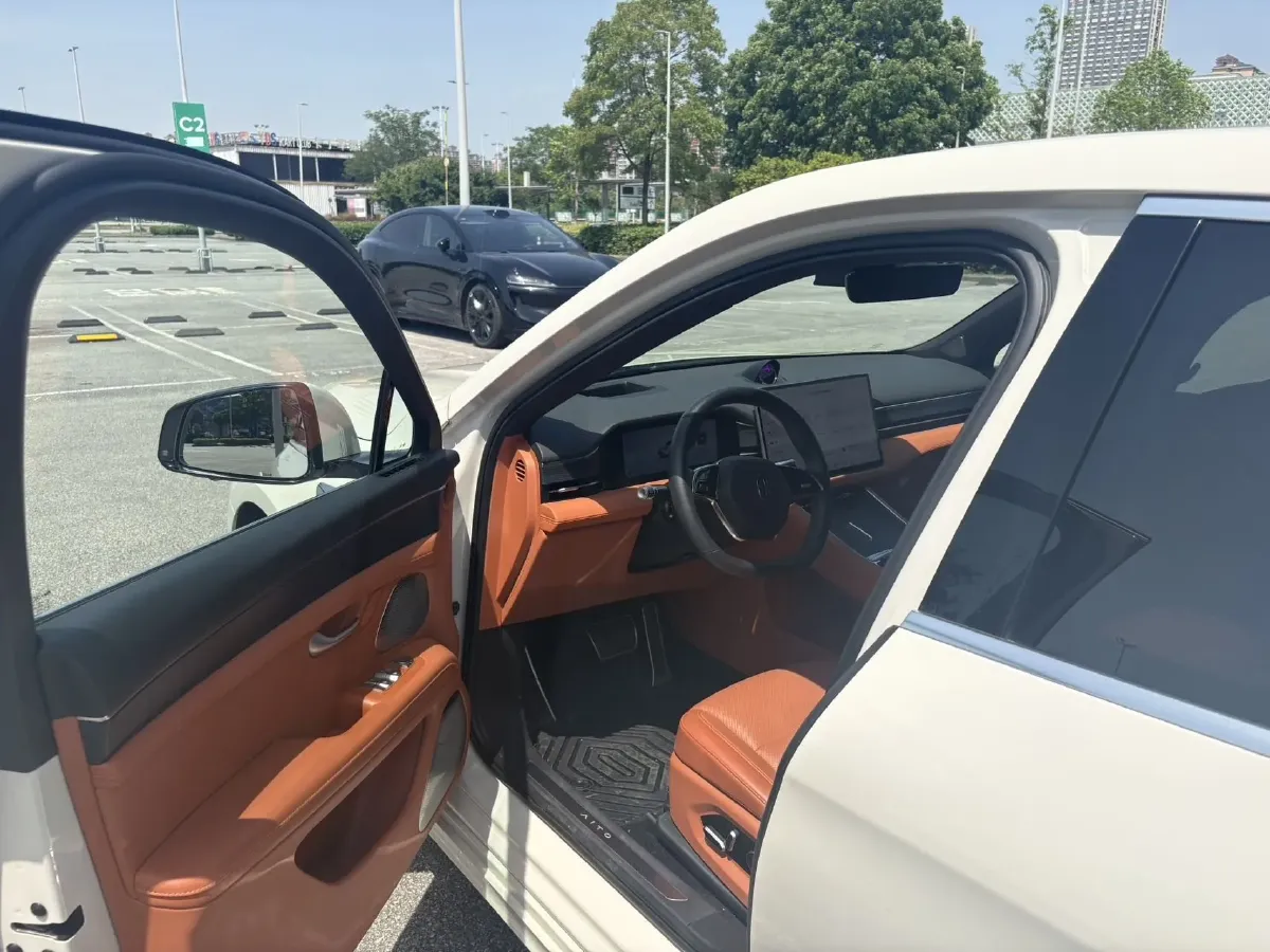 2025 AITO AITO M5 1.5T 152HP L4 REEV 42KWH,autocango,china used car exporter,china ev exporter,chinese used car exporter,chinese used ev exporter