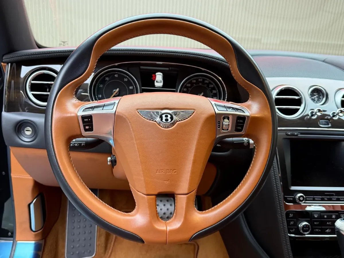 2017 Bentley Flying Spur 4.0T 507HP V8 8AT,autocango,china used car exporter,china ev exporter,chinese used car exporter,chinese used ev exporter