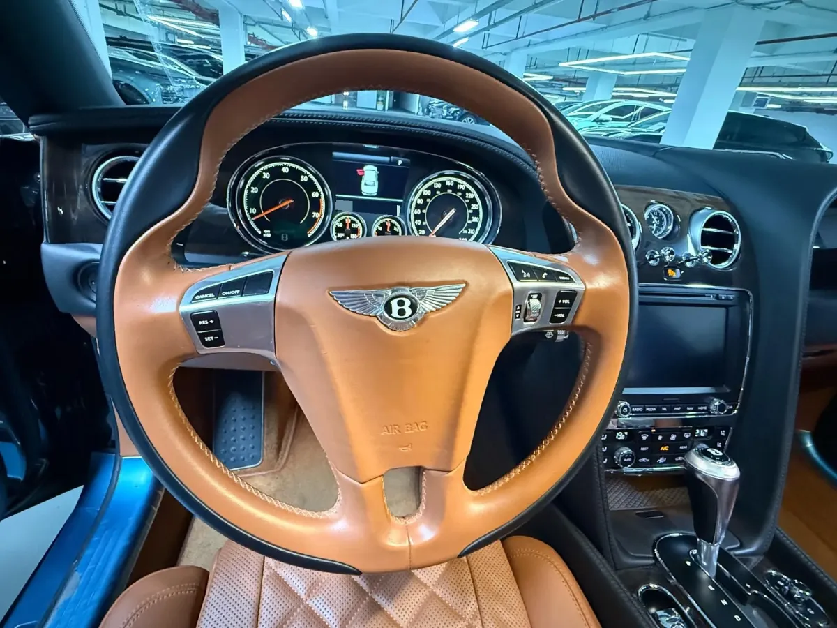 2017 Bentley Flying Spur 4.0T 507HP V8 8AT,autocango,china used car exporter,china ev exporter,chinese used car exporter,chinese used ev exporter