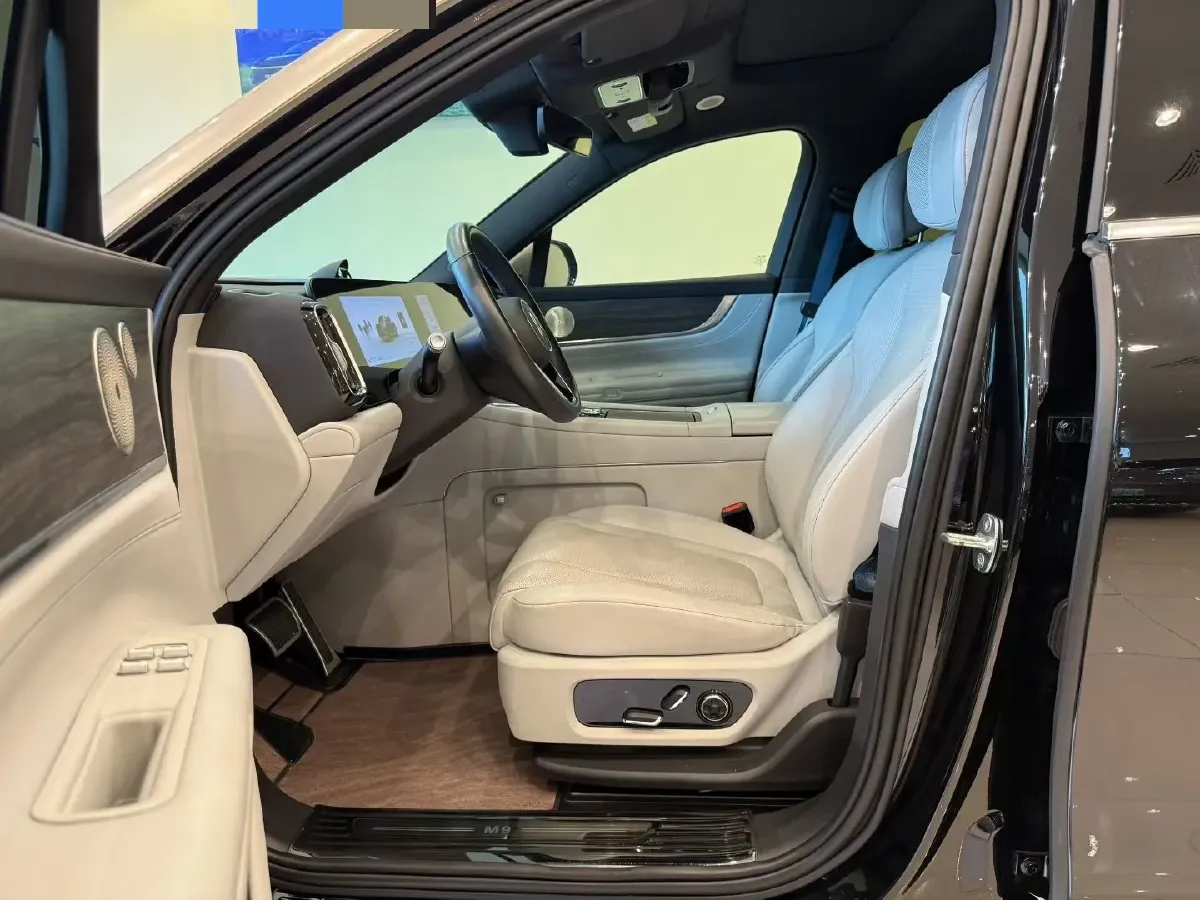 2024 AITO AITO M9 1.5T 152HP L4 REEV 42KWH,autocango,china used car exporter,china ev exporter,chinese used car exporter,chinese used ev exporter